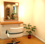 青山にあるヘアーメイクサロン（美容室）のbloom（ブルーム）サロン内