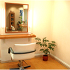 青山にあるヘアーメイクサロン（美容室）のbloom（ブルーム）サロン内